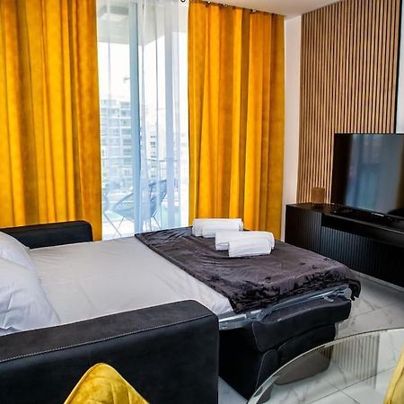 Stylish Seafront Spinola Apartment Saint Julian's Ngoại thất bức ảnh